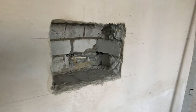 Сейф в стіну - установка
